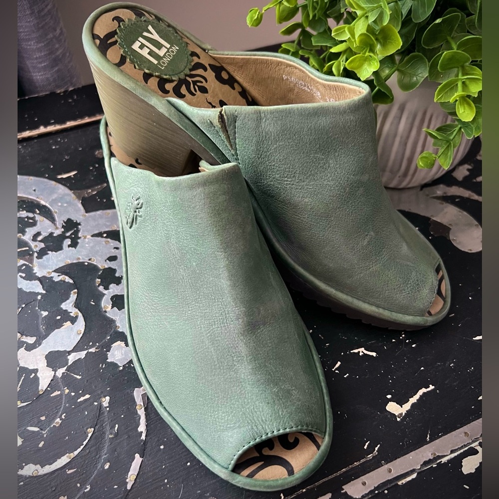 Fly London Turquoise Peep Toe Wony Shoe Size 39 US 8-8.5